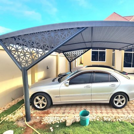 تنفيذ مظلات سيارات خلال يومين الرياض